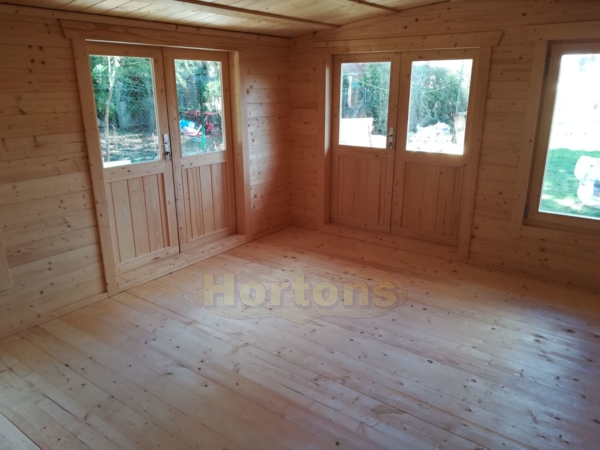 4x7m-Twin-Skin-insulated-log-cabin_3.jpg